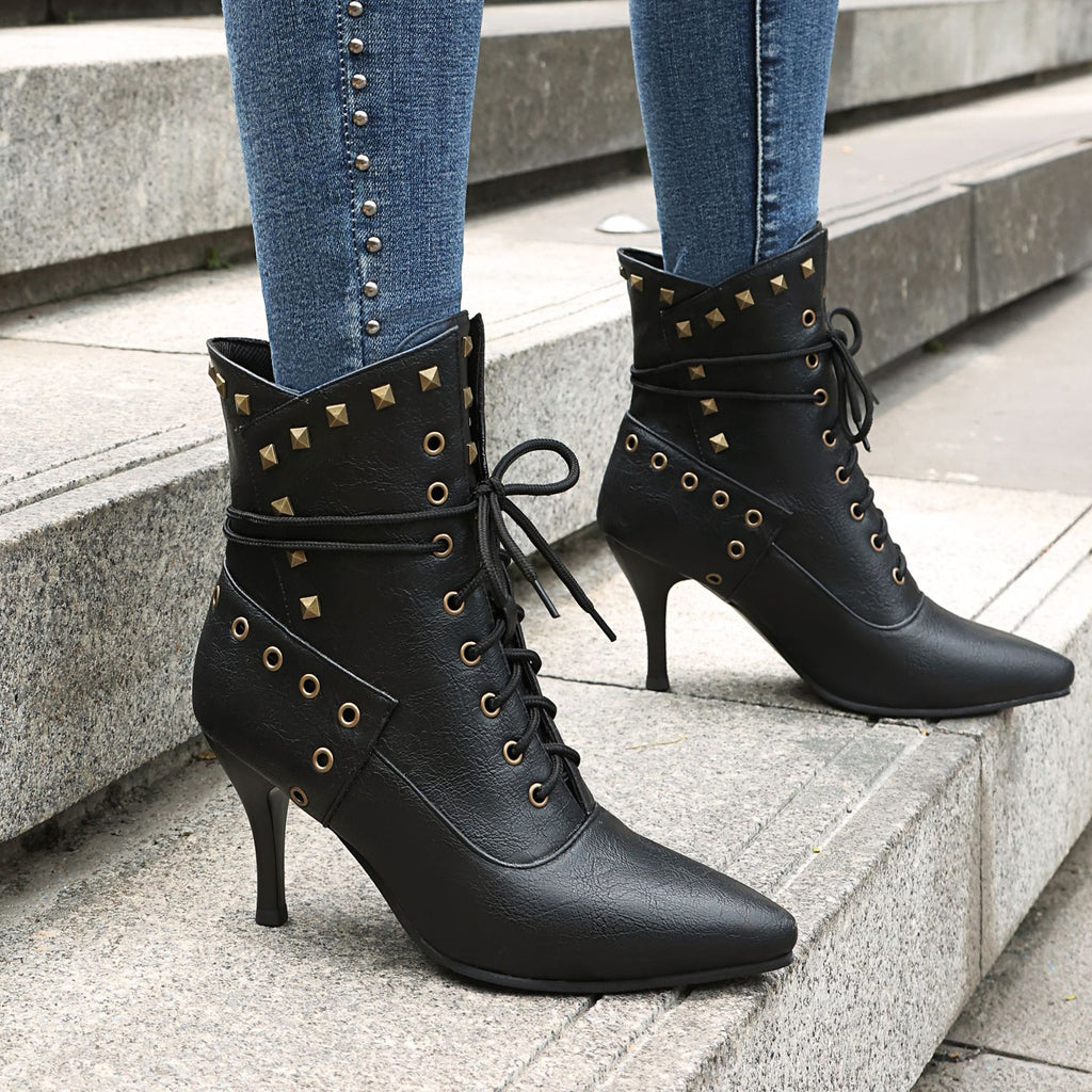 Botas Martin Talle Grande con Tachas y Cordones – Mujer Otoño-Invierno