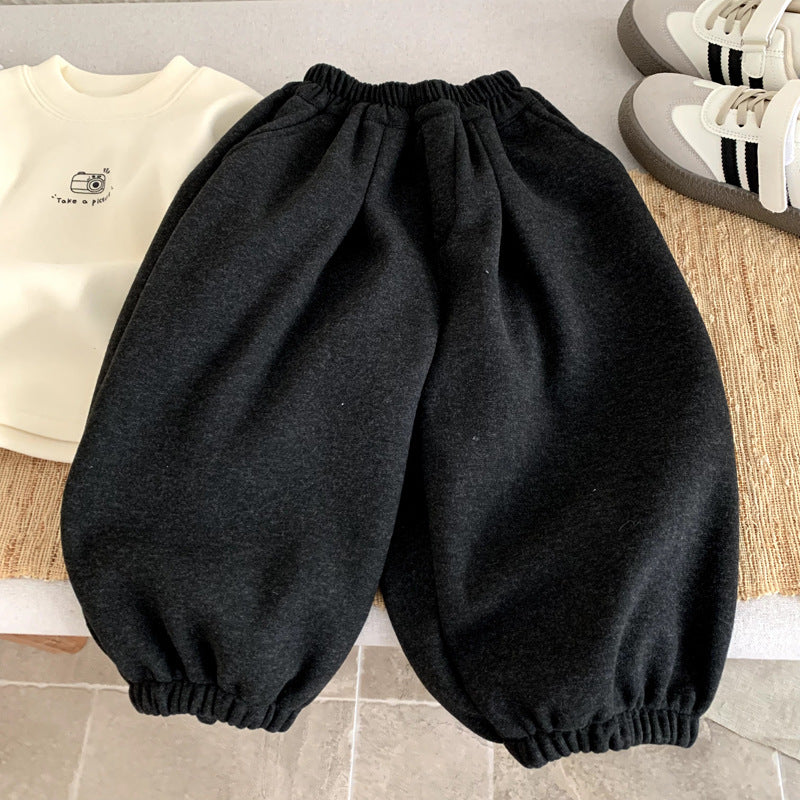 Small and medium-sized baby sweatpants with ankle binding